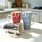 Tazza alta in ceramica a forma di V